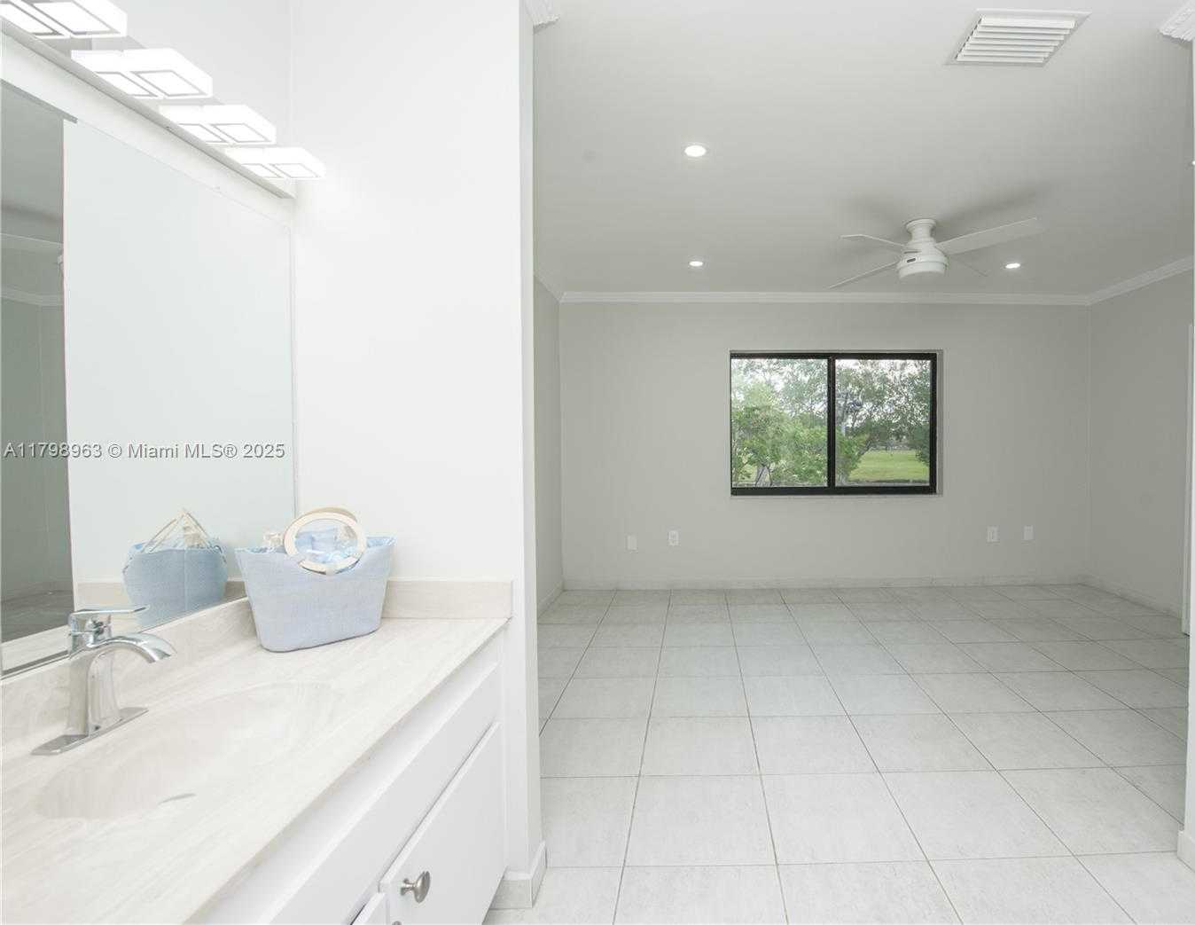 Small Image of 10945 SOUTH WEST 113TH PL #1B, Miami Number 24