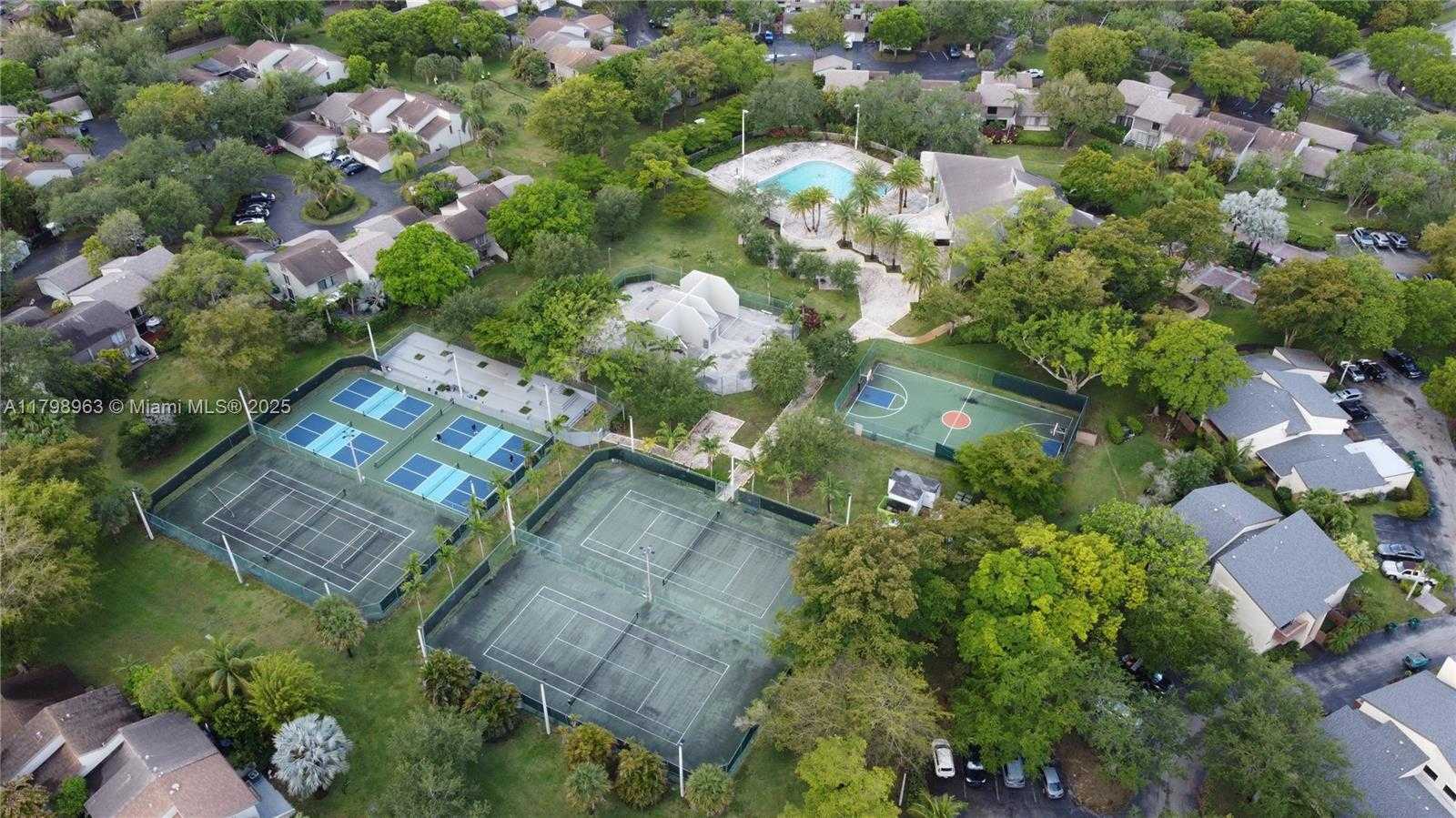 Small Image of 10945 SOUTH WEST 113TH PL #1B, Miami Number 42