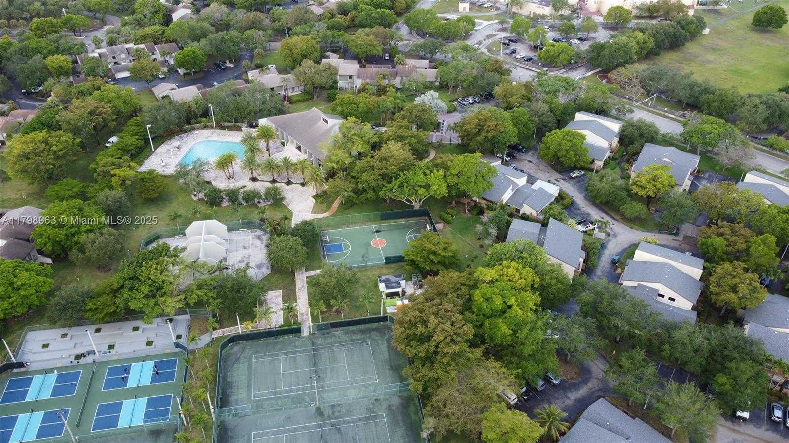 Small Image of 10945 SOUTH WEST 113TH PL #1B, Miami Number 43