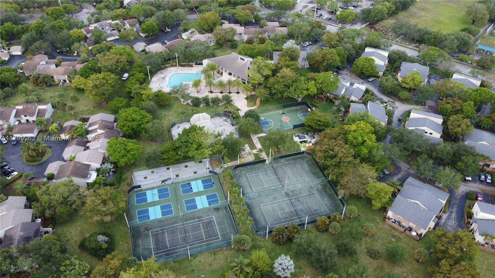 Small Image of 10945 SOUTH WEST 113TH PL #1B, Miami Number 44