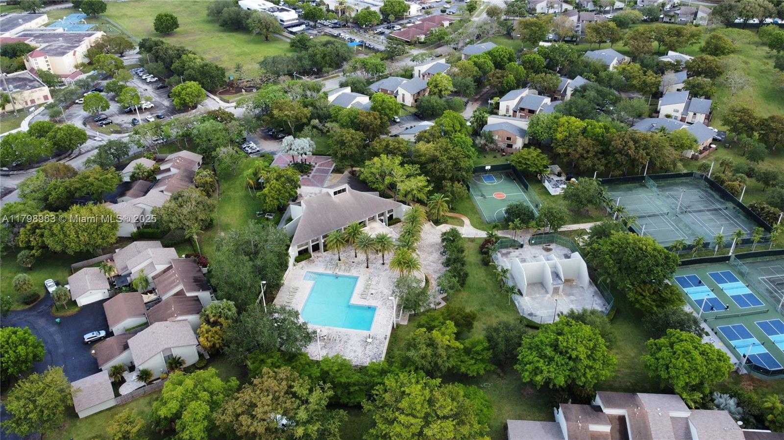 Small Image of 10945 SOUTH WEST 113TH PL #1B, Miami Number 47