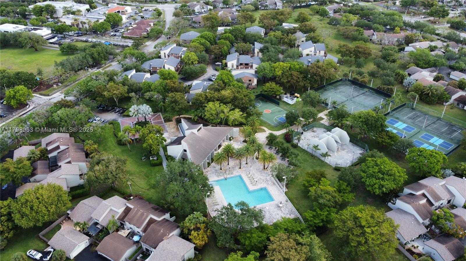 Small Image of 10945 SOUTH WEST 113TH PL #1B, Miami Number 48