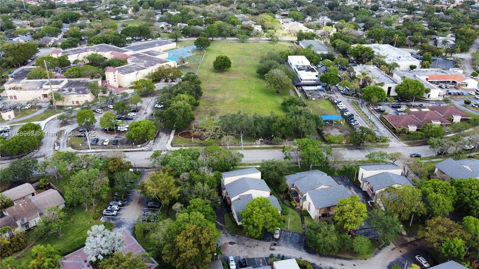 Small Image of 10945 SOUTH WEST 113TH PL #1B, Miami Number 49