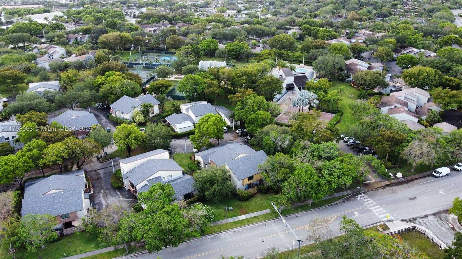 Small Image of 10945 SOUTH WEST 113TH PL #1B, Miami Number 52