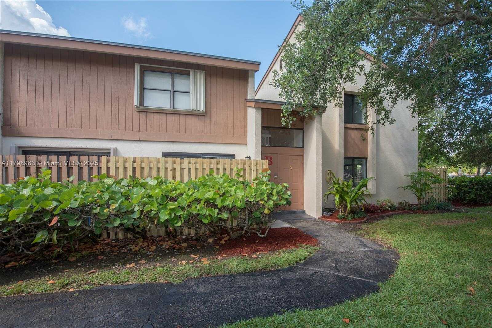 Small Image of 10945 SOUTH WEST 113TH PL #1B, Miami Number 7