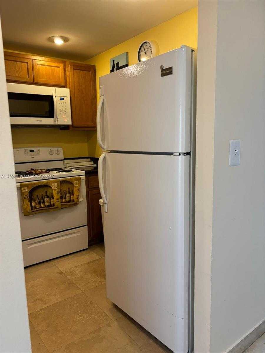 Small Image of 9420 SUNRISE LAKES BLVD #106, Sunrise Number 10