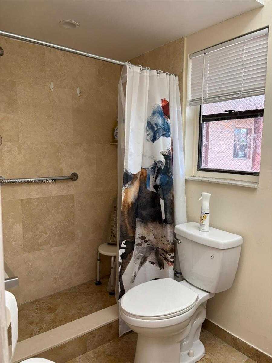 Small Image of 9420 SUNRISE LAKES BLVD #106, Sunrise Number 16