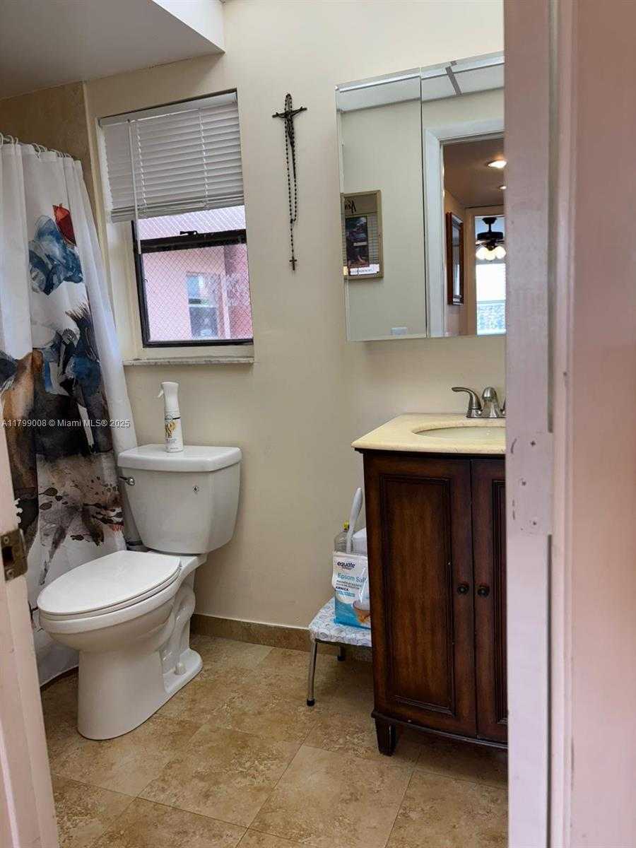 Small Image of 9420 SUNRISE LAKES BLVD #106, Sunrise Number 17