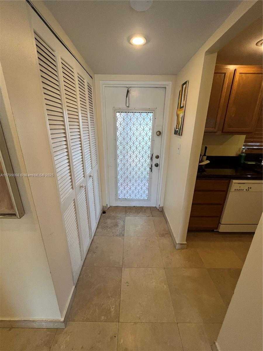 Small Image of 9420 SUNRISE LAKES BLVD #106, Sunrise Number 3