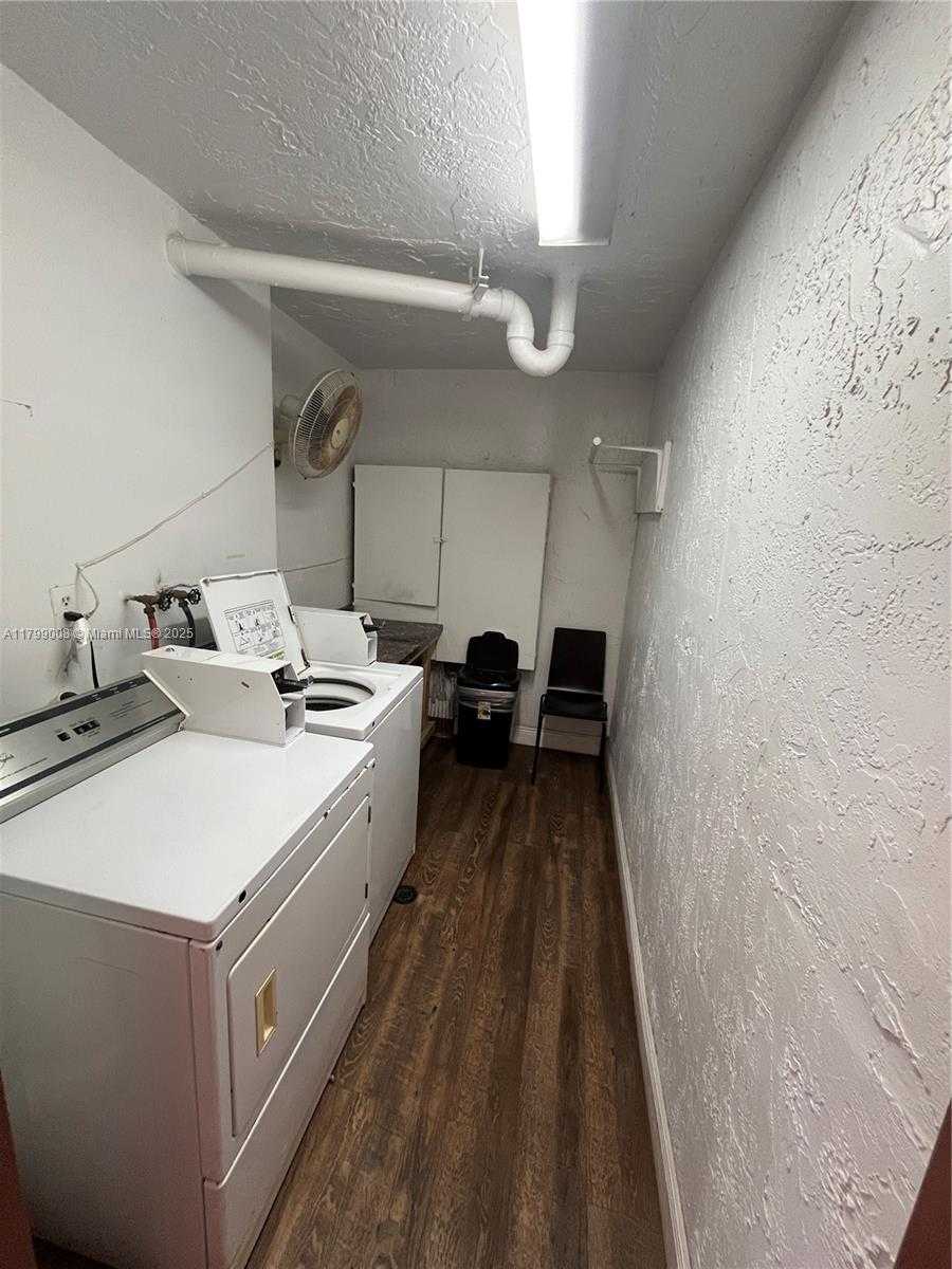 Small Image of 9420 SUNRISE LAKES BLVD #106, Sunrise Number 32