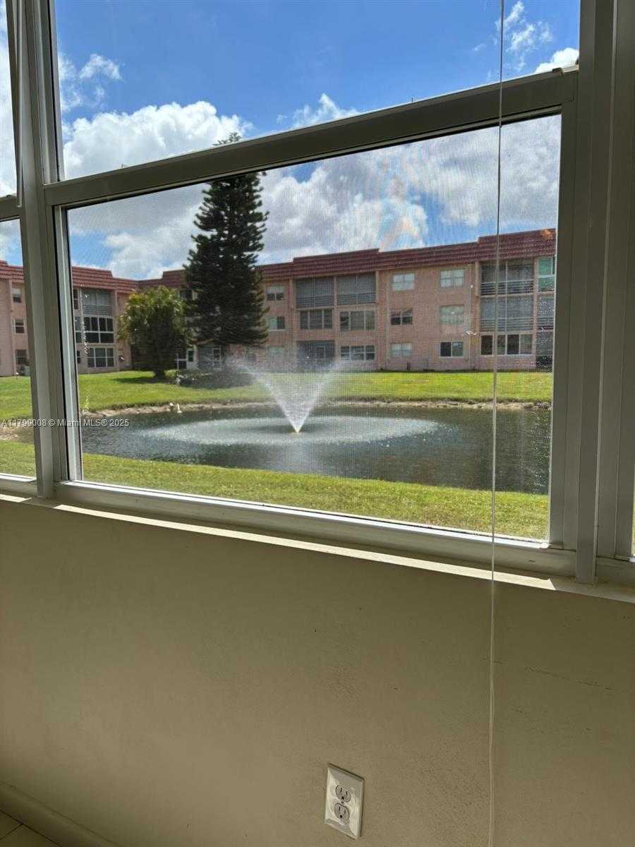 Small Image of 9420 SUNRISE LAKES BLVD #106, Sunrise Number 9