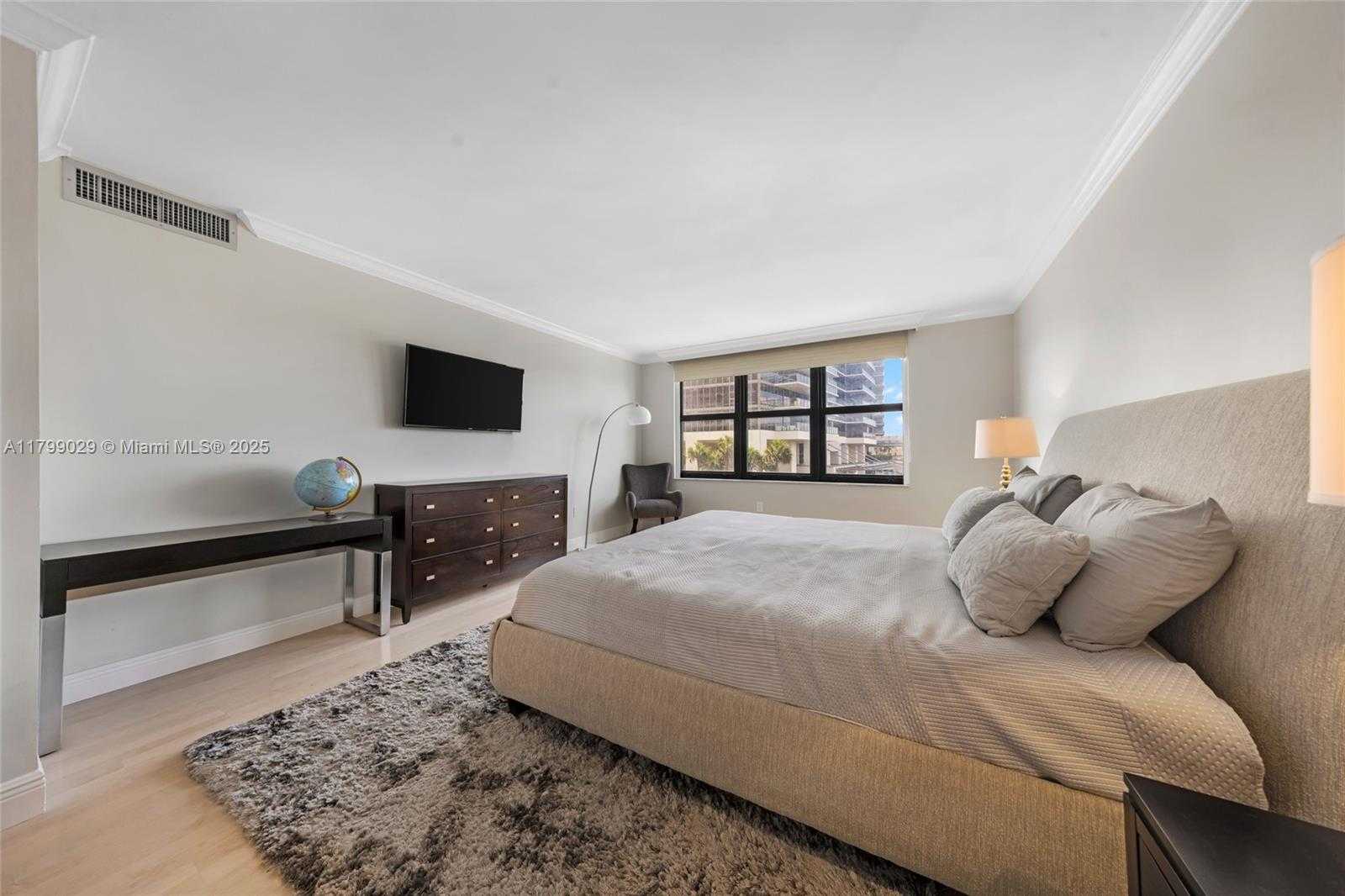 Small Image of 9801 COLLINS AVE #5S, Bal Harbour Number 25