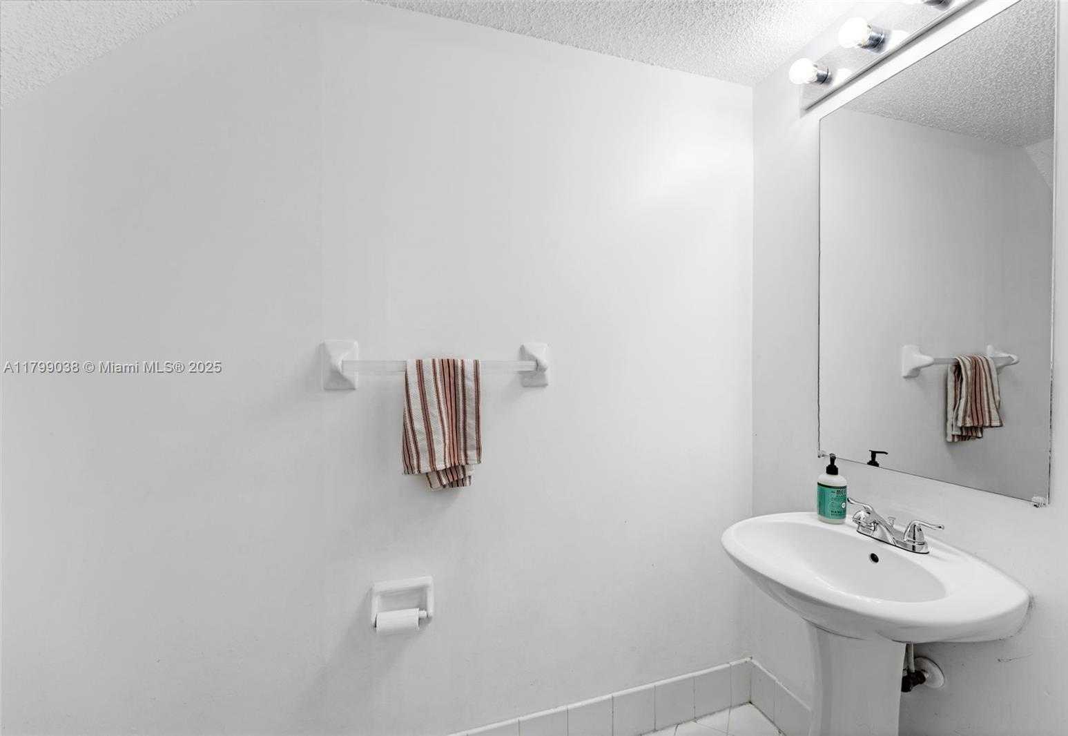 Small Image of 14157 SOUTH WEST 120TH CT #4-13, Miami Number 12