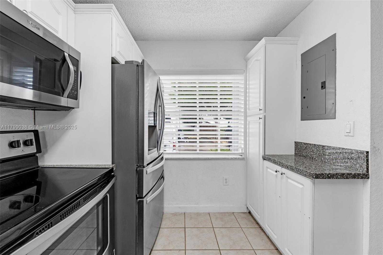 Small Image of 14157 SOUTH WEST 120TH CT #4-13, Miami Number 5