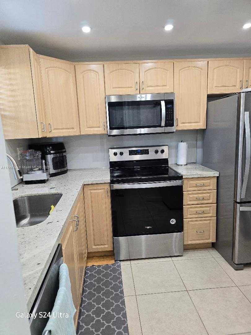 Small Image of 9800 SUNRISE LAKES BLVD #104, Sunrise Number 5