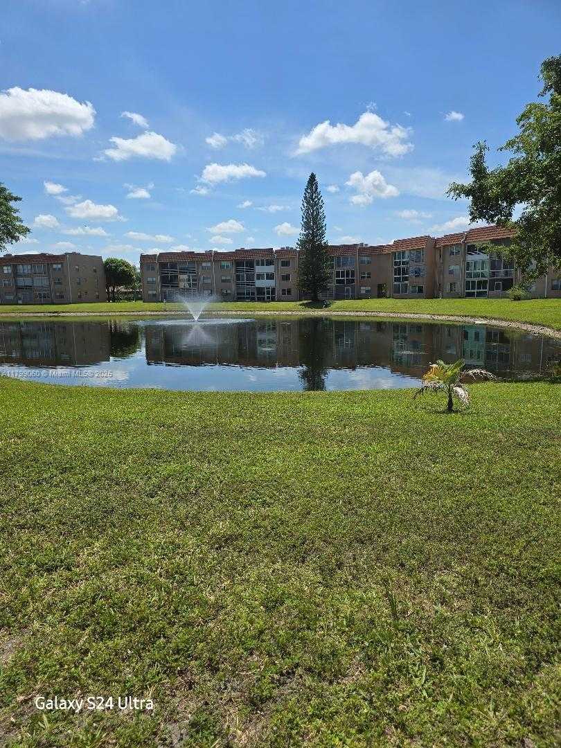 Small Image of 9800 SUNRISE LAKES BLVD #104, Sunrise Number 6