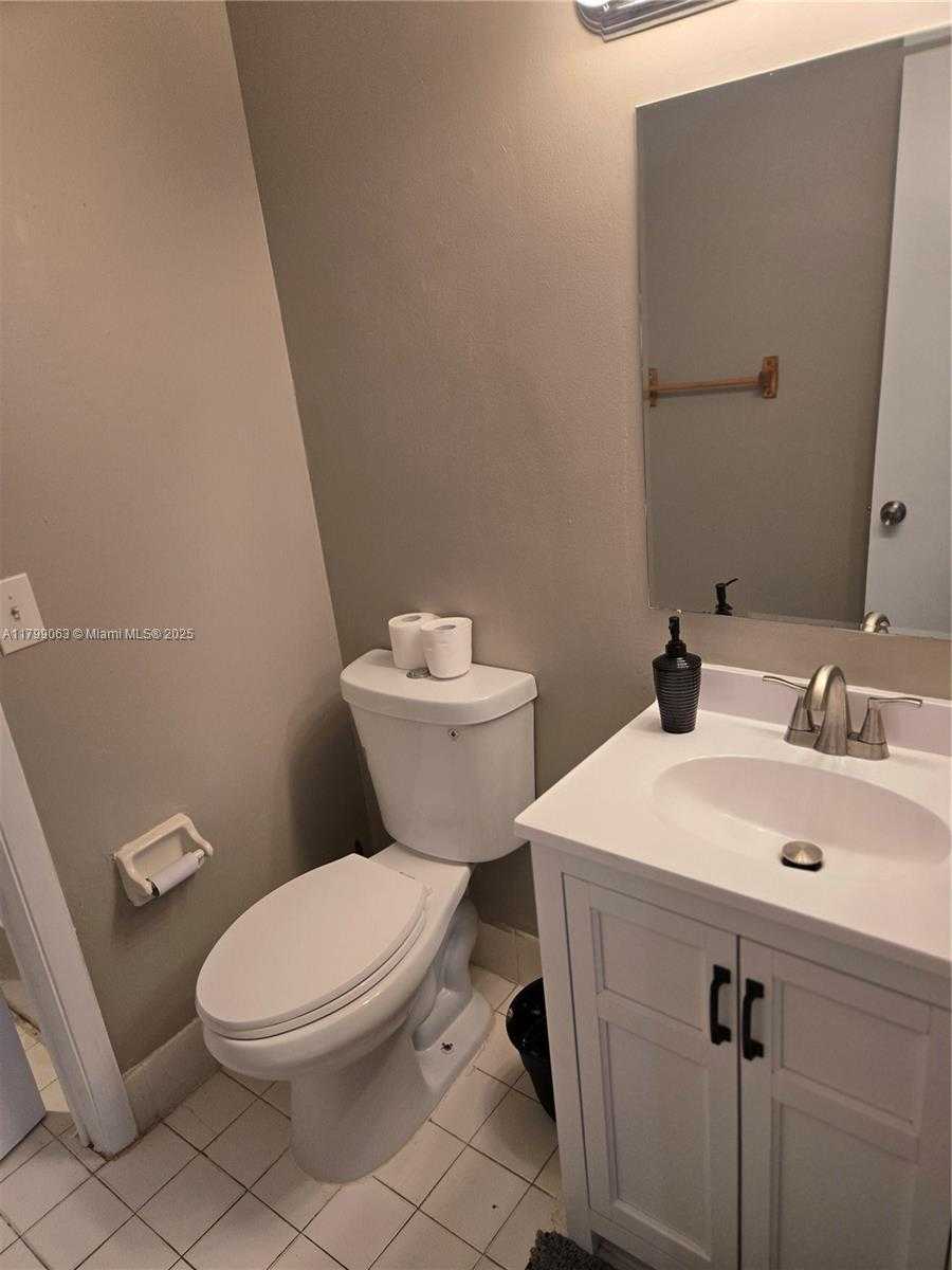 Small Image of 7904 SOUTH WEST 8TH ST, North Lauderdale Number 13