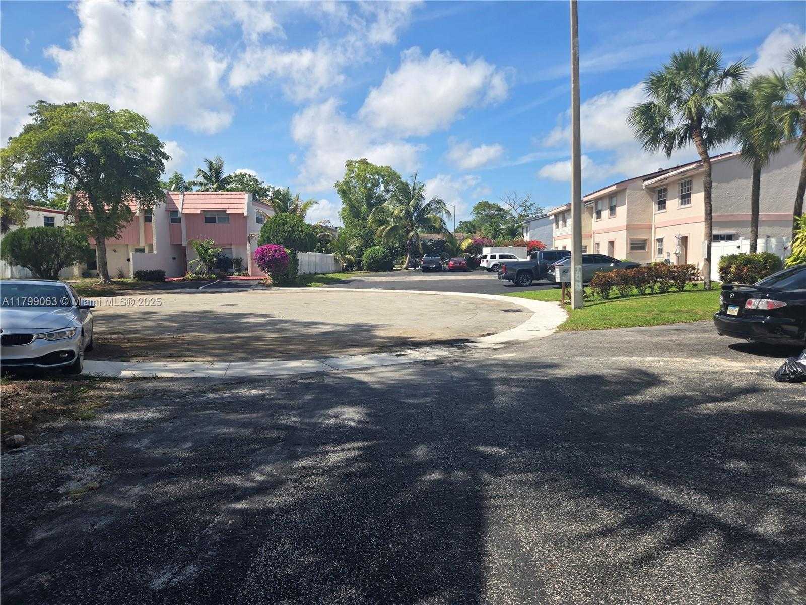 Small Image of 7904 SOUTH WEST 8TH ST, North Lauderdale Number 27