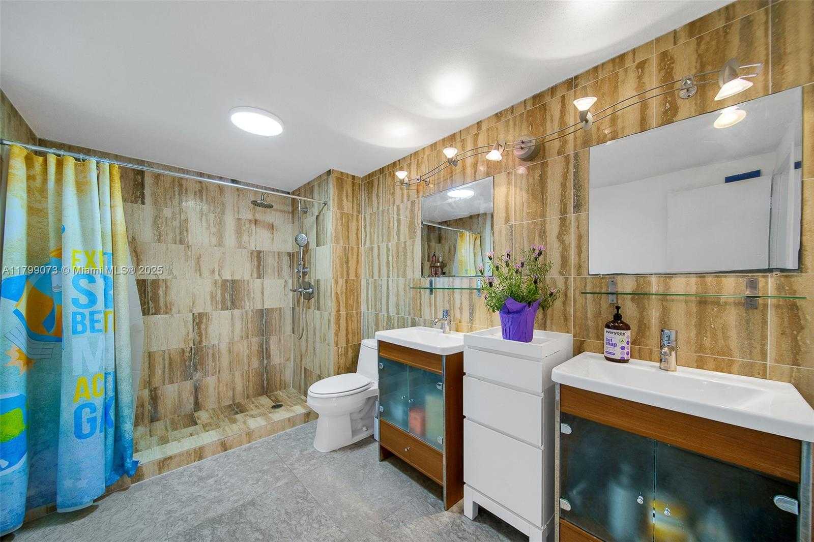 Small Image of 5825 COLLINS AVE #10G, Miami Beach Number 16