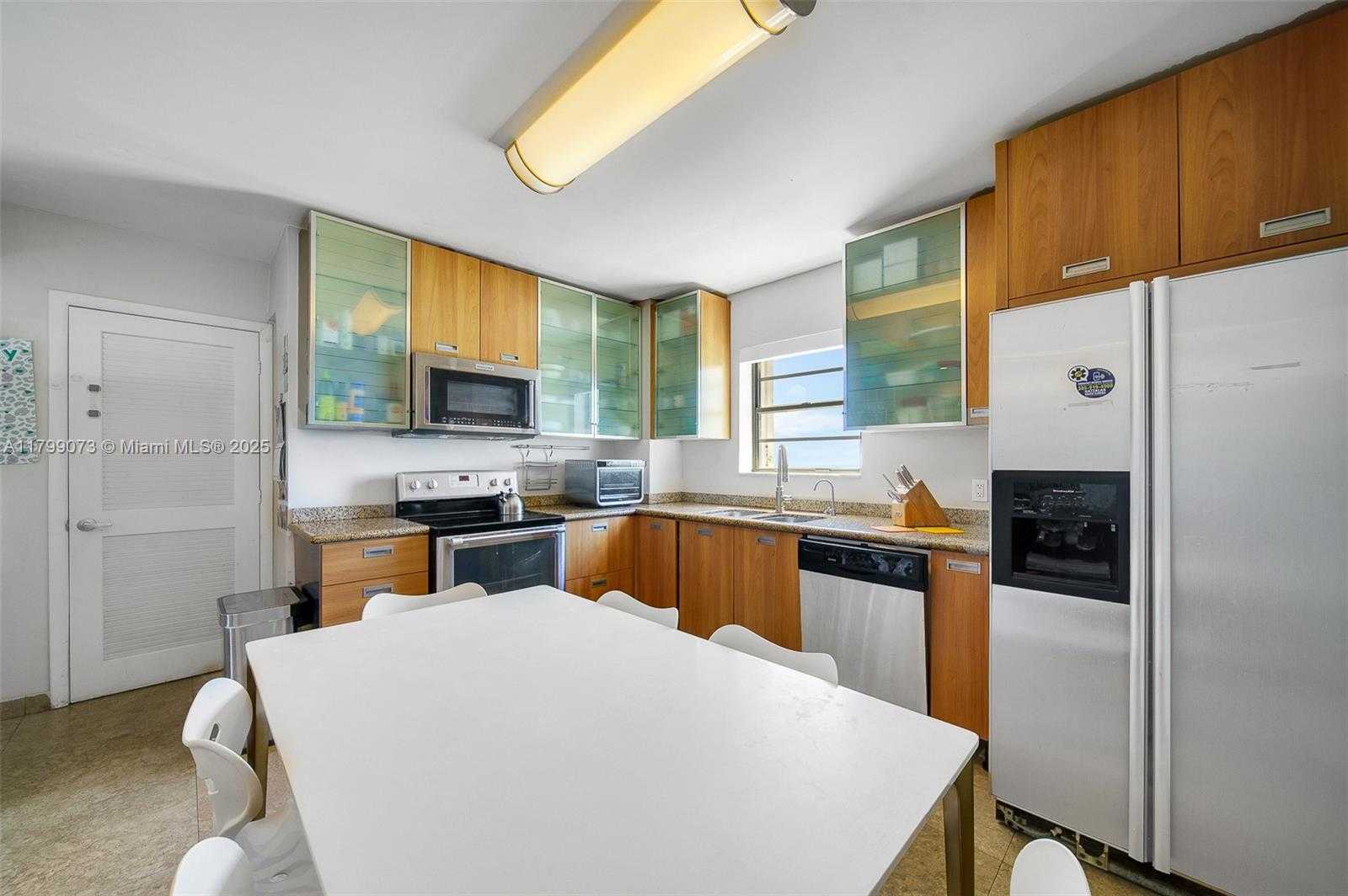Small Image of 5825 COLLINS AVE #10G, Miami Beach Number 22