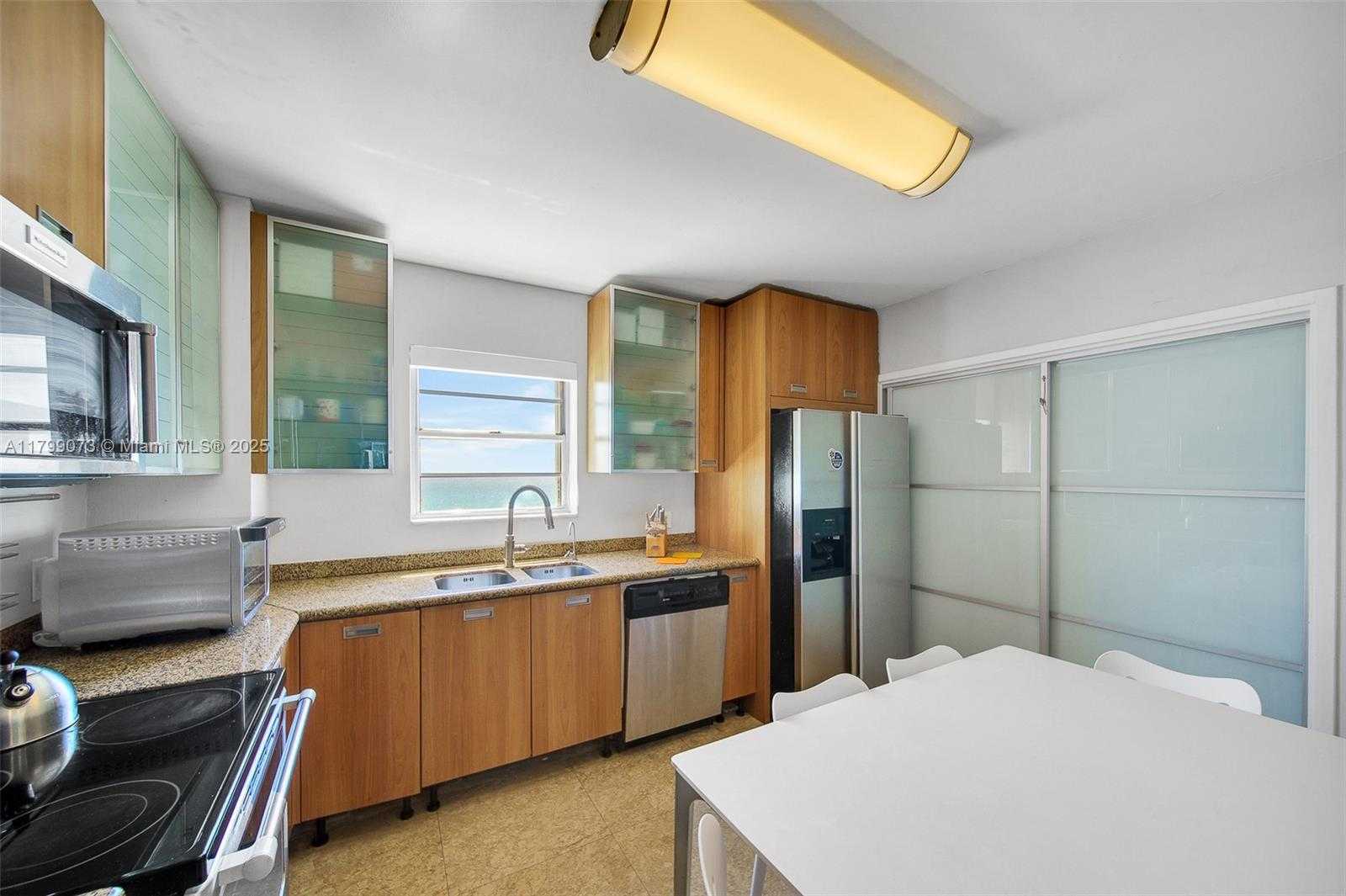 Small Image of 5825 COLLINS AVE #10G, Miami Beach Number 28