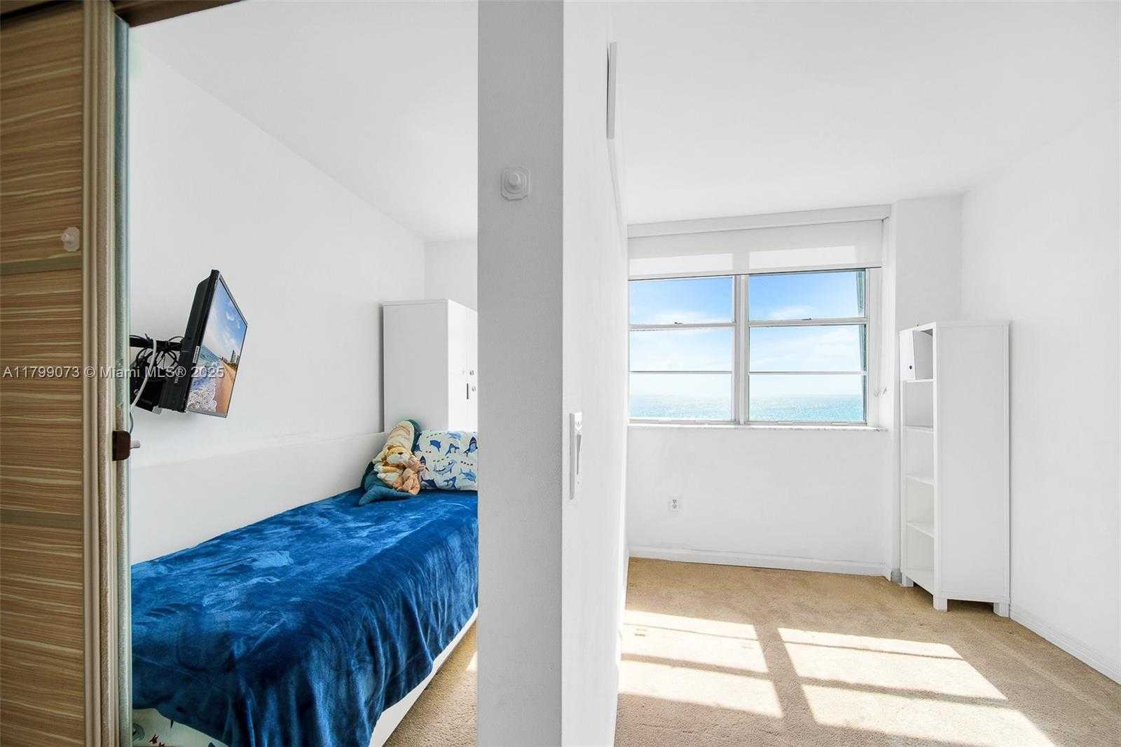 Small Image of 5825 COLLINS AVE #10G, Miami Beach Number 40