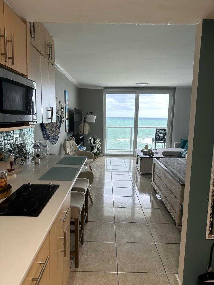Small Image of 19201 COLLINS AVE #712, Sunny Isles Beach Number 3