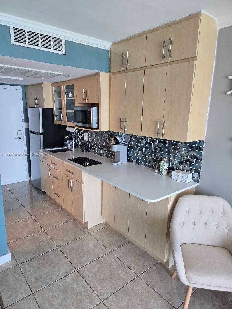 Small Image of 19201 COLLINS AVE #712, Sunny Isles Beach Number 4