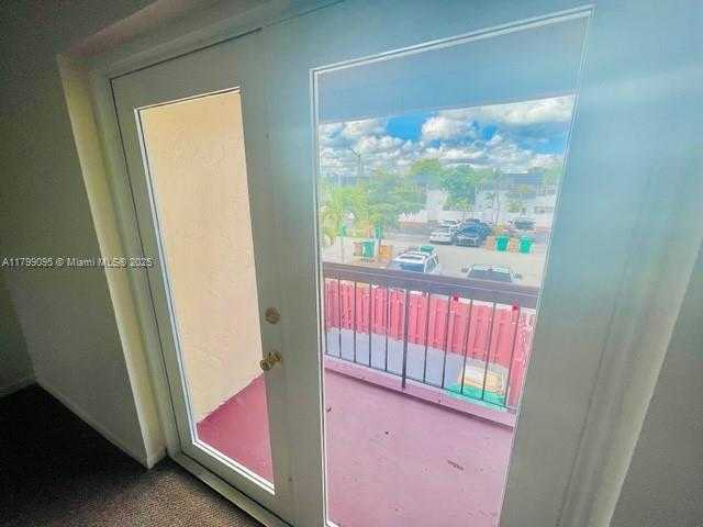 Small Image of 3672 SOUTH WEST 59TH AVE #7, Davie Number 21