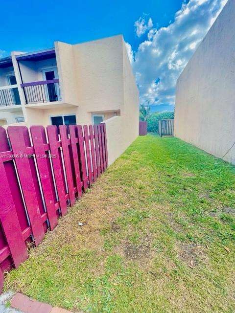 Small Image of 3672 SOUTH WEST 59TH AVE #7, Davie Number 4