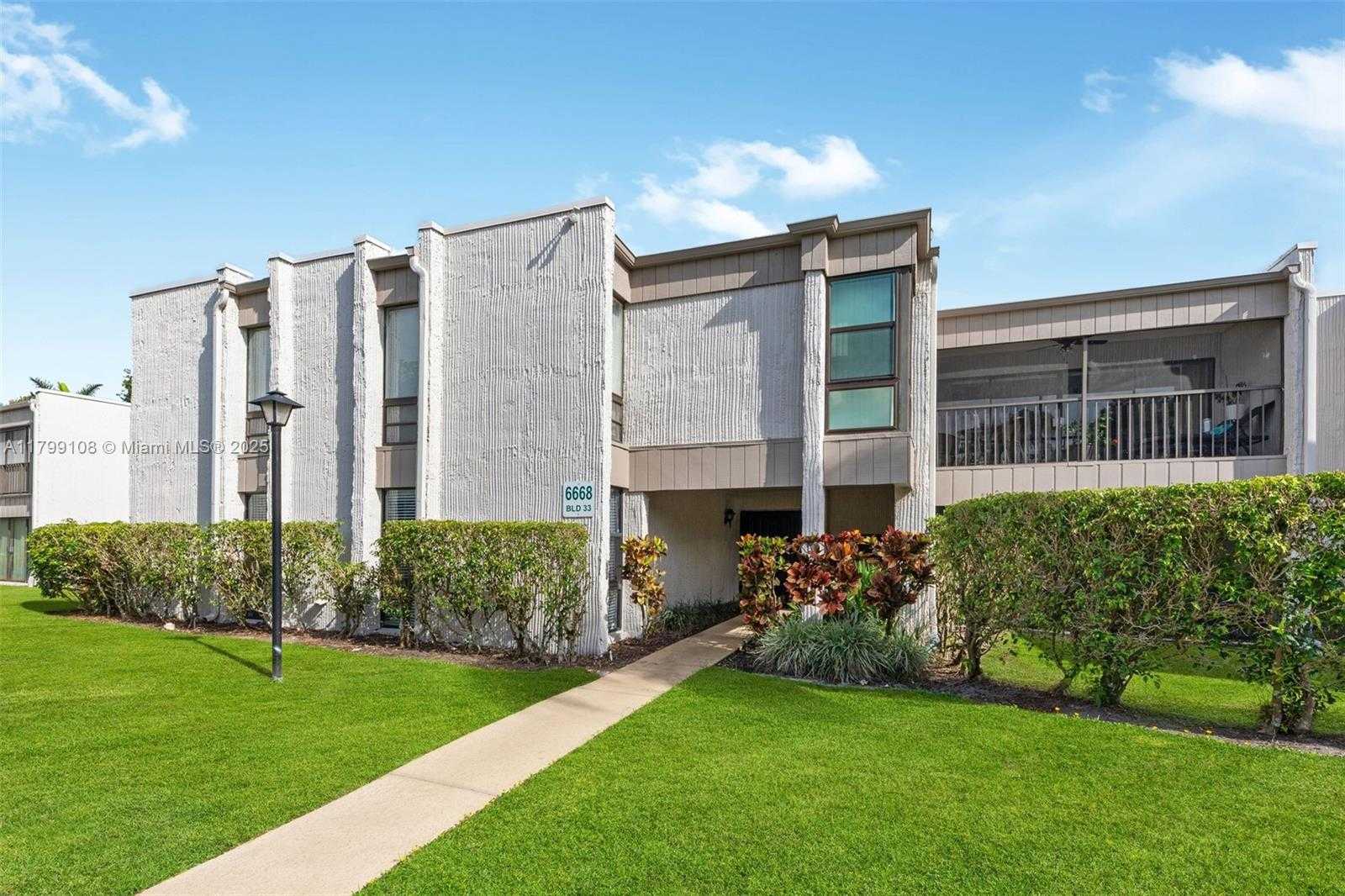 Small Image of 6668 BURNING WOOD DR #166, Boca Raton Number 2
