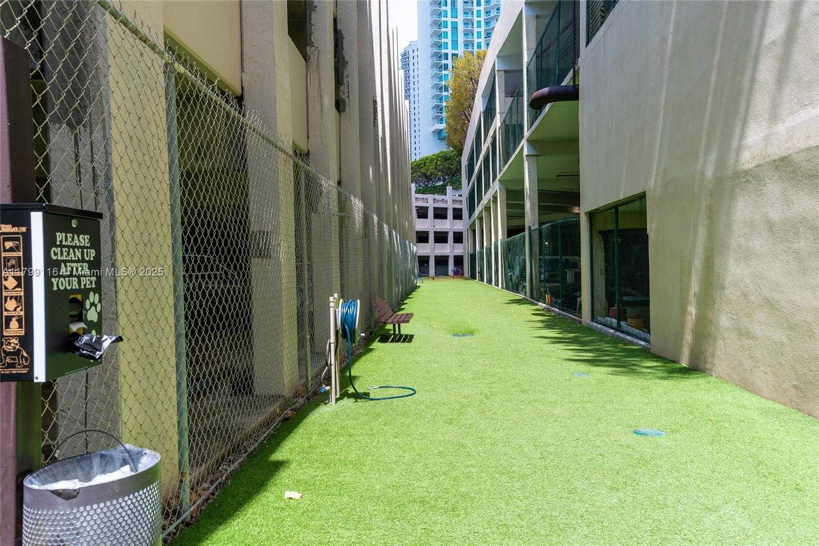 Small Image of 540 BRICKELL KEY DR #202, Miami Number 10