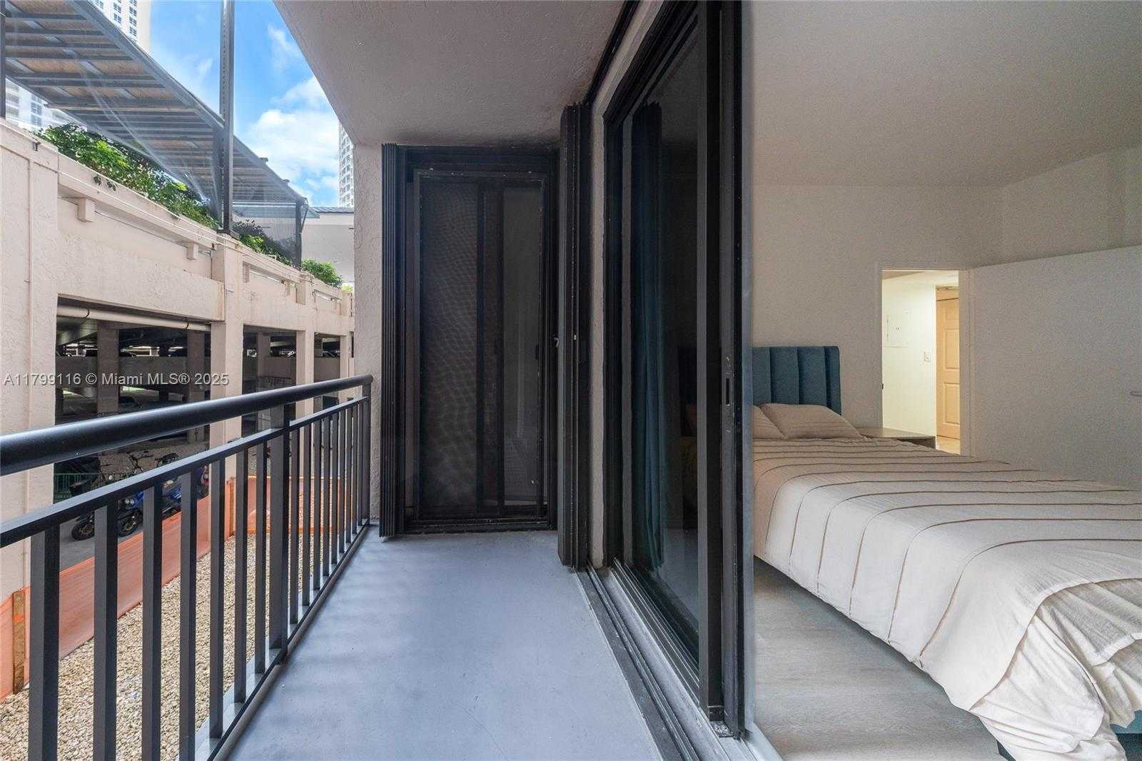 Small Image of 540 BRICKELL KEY DR #202, Miami Number 15
