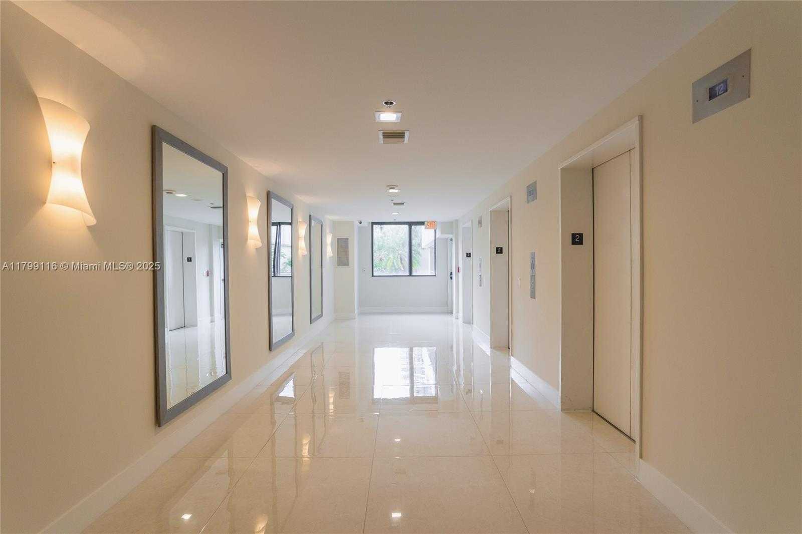 Small Image of 540 BRICKELL KEY DR #202, Miami Number 33