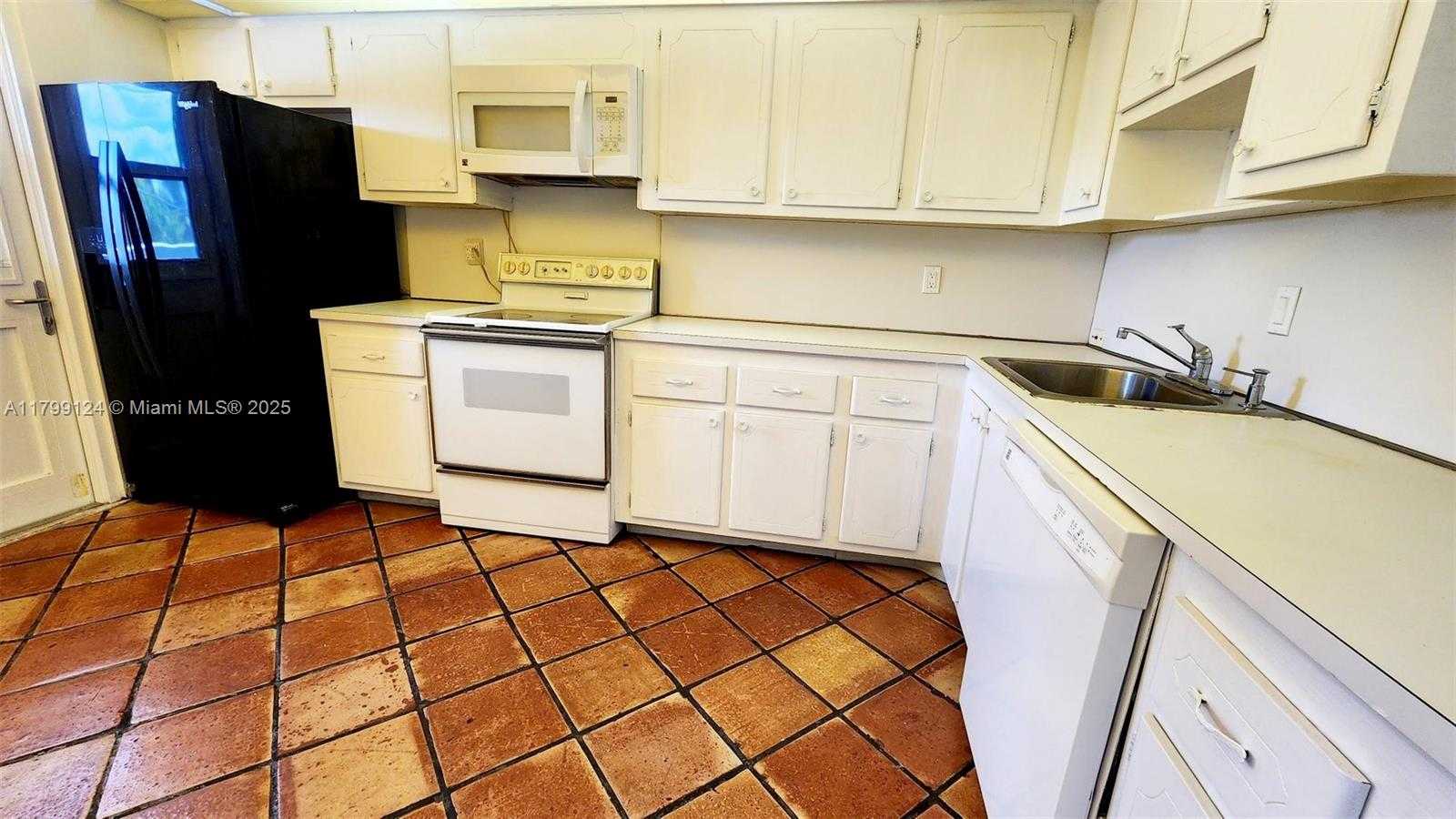 Small Image of 2200 NORTH EAST 33RD AVE #2J, Fort Lauderdale Number 11