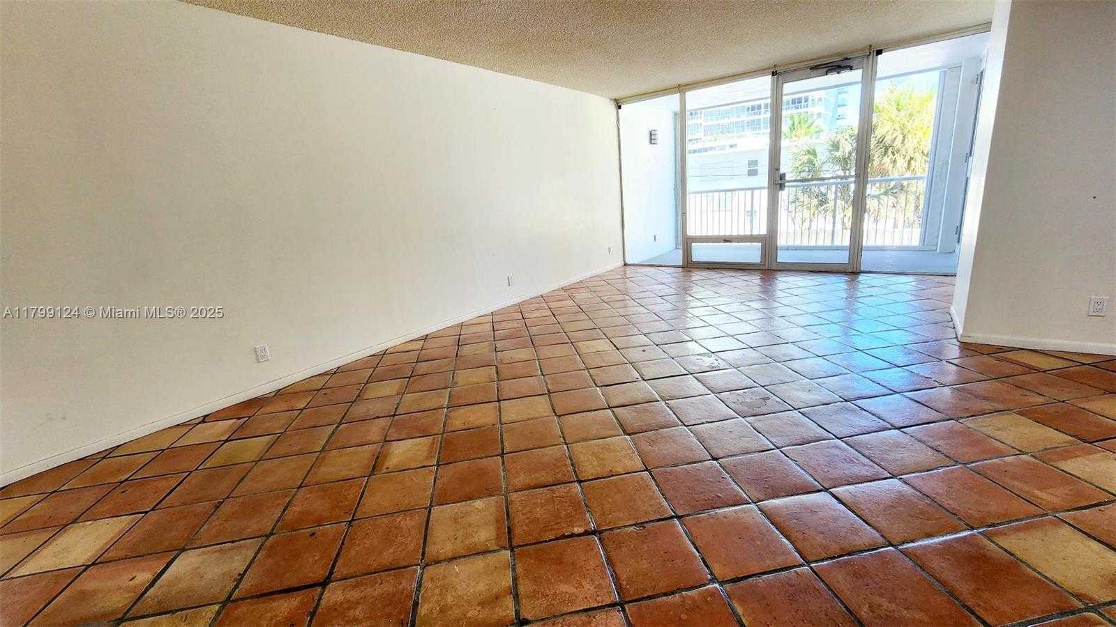 Small Image of 2200 NORTH EAST 33RD AVE #2J, Fort Lauderdale Number 14