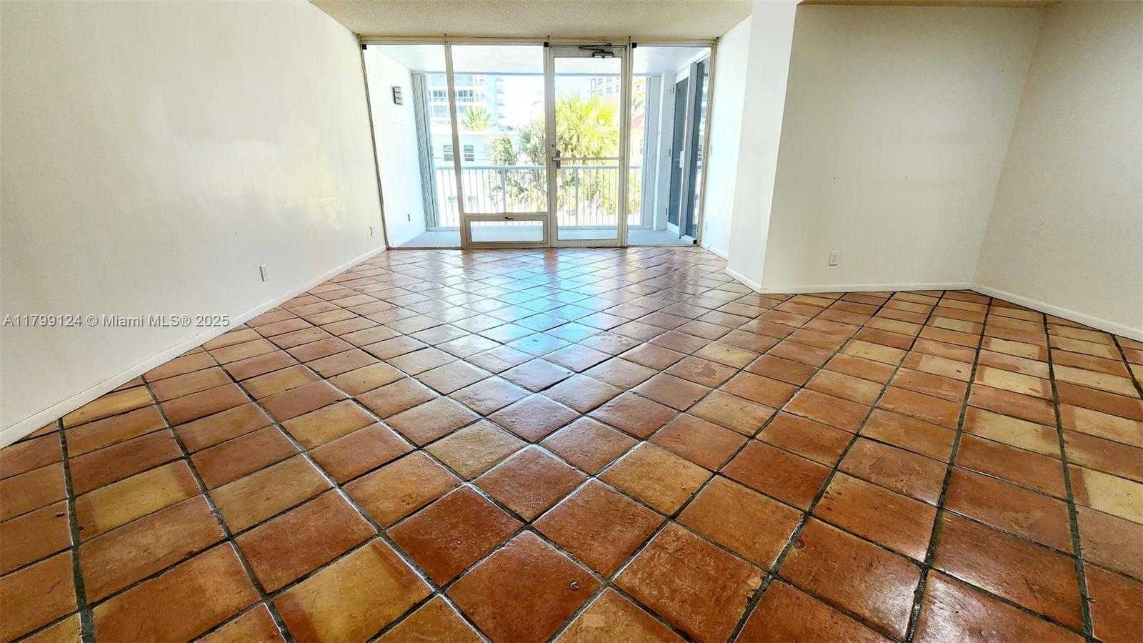 Small Image of 2200 NORTH EAST 33RD AVE #2J, Fort Lauderdale Number 15