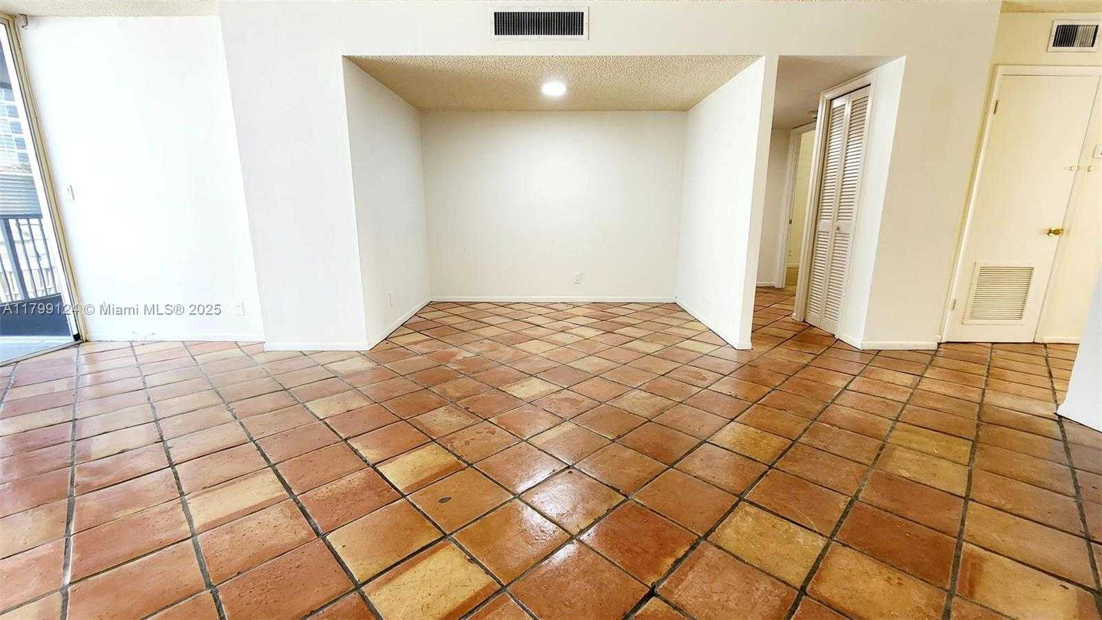 Small Image of 2200 NORTH EAST 33RD AVE #2J, Fort Lauderdale Number 19
