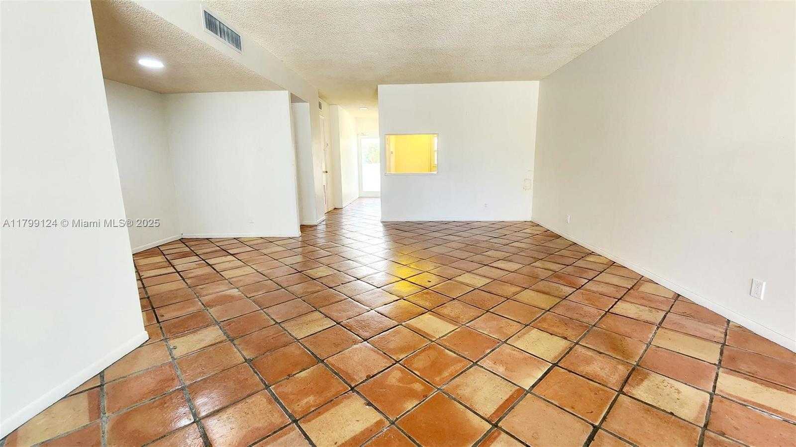Small Image of 2200 NORTH EAST 33RD AVE #2J, Fort Lauderdale Number 20