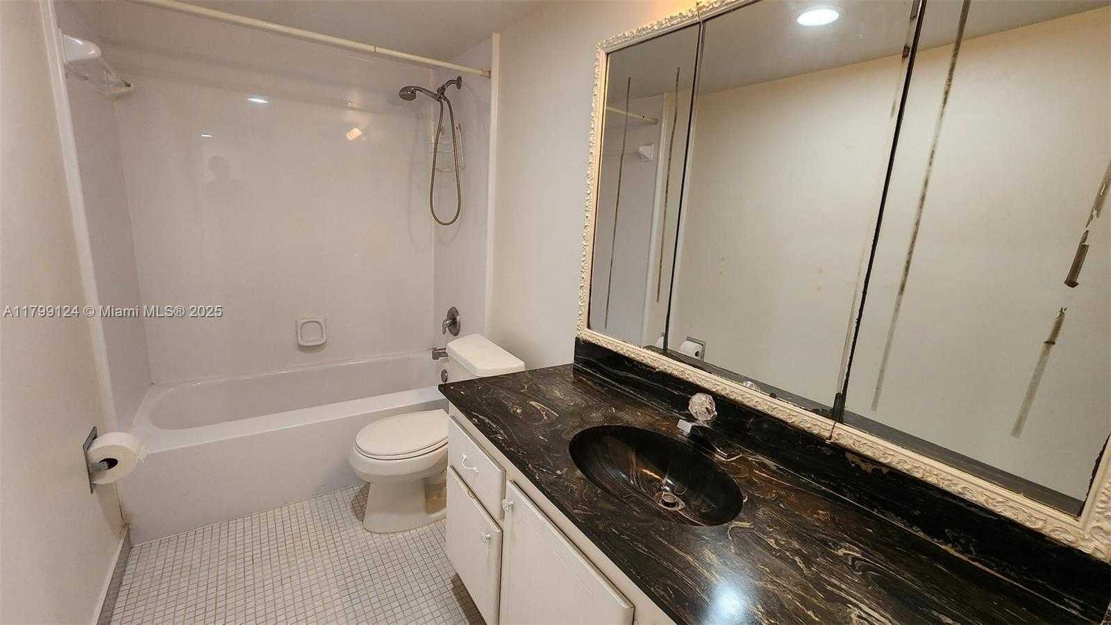Small Image of 2200 NORTH EAST 33RD AVE #2J, Fort Lauderdale Number 23