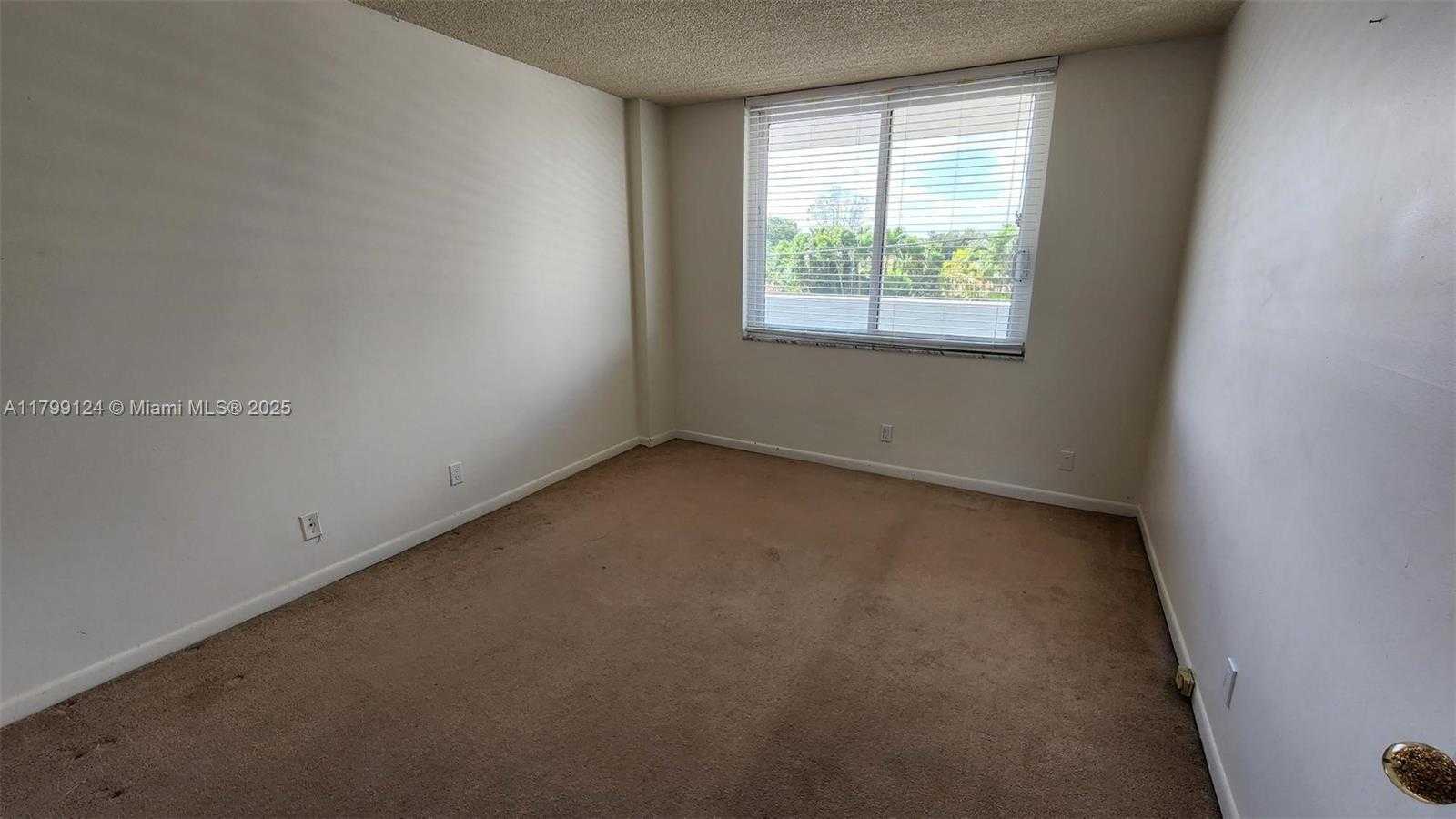 Small Image of 2200 NORTH EAST 33RD AVE #2J, Fort Lauderdale Number 25
