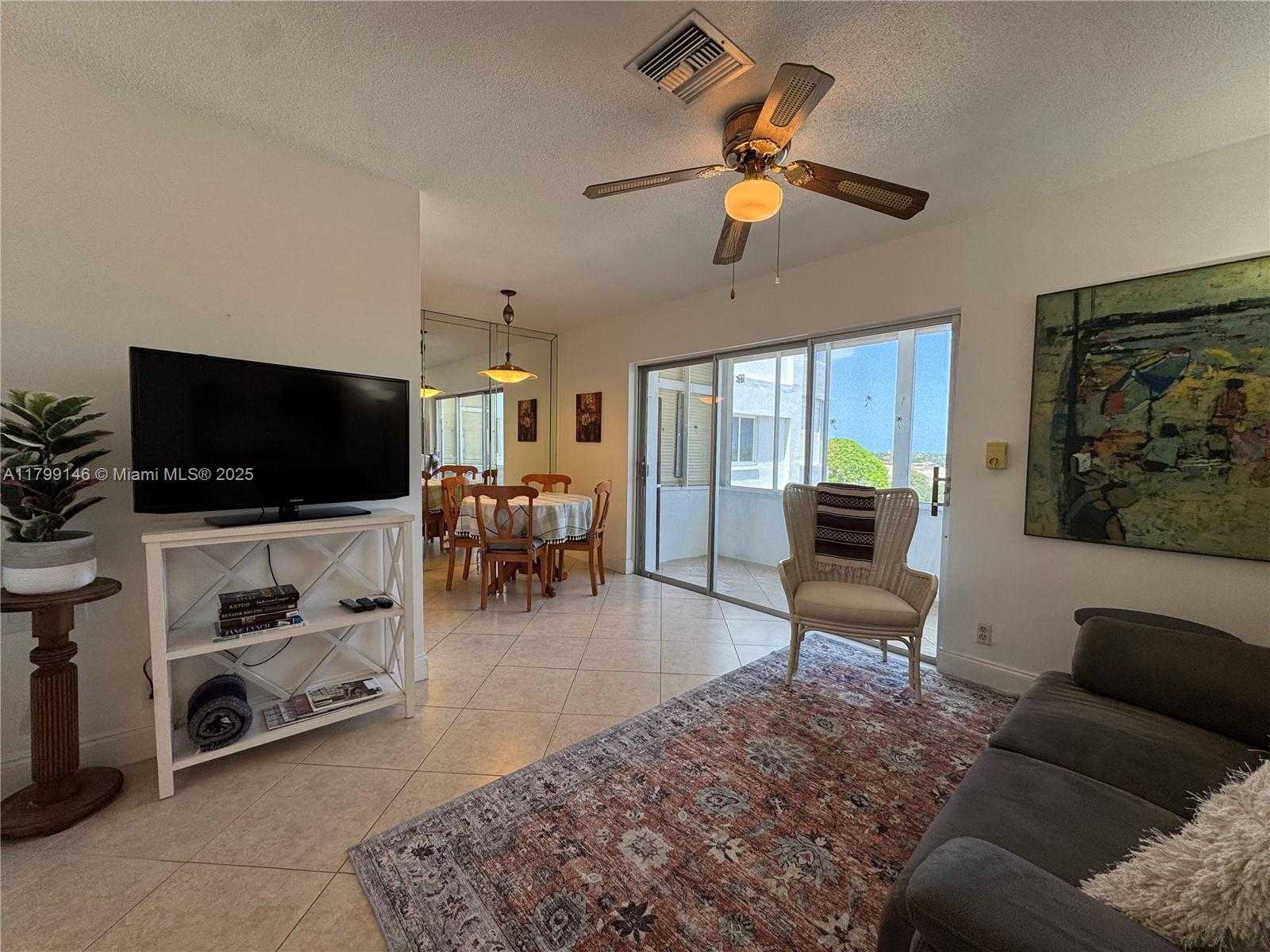 Small Image of 1700 PIERCE ST #702, Hollywood Number 2