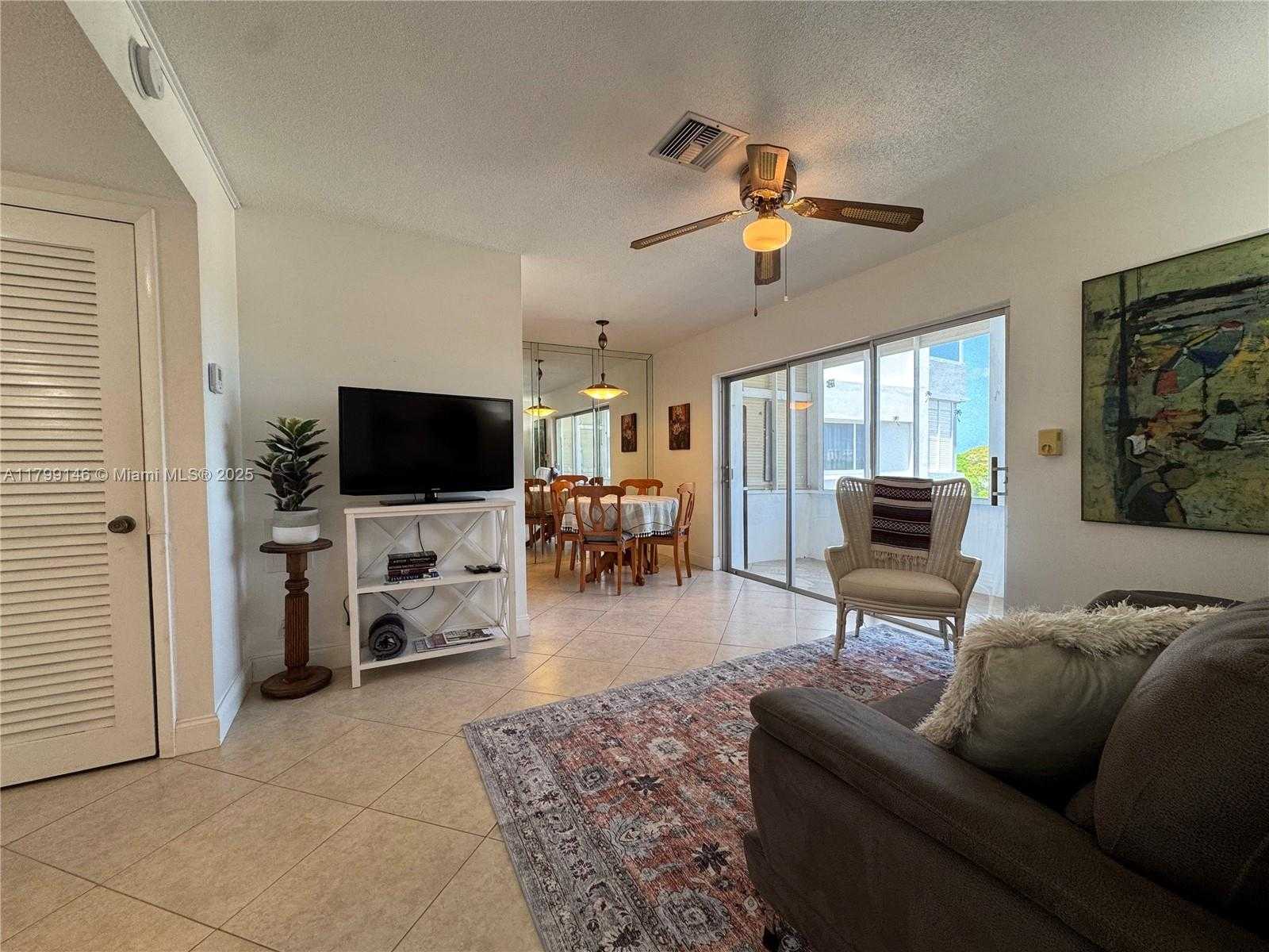 Small Image of 1700 PIERCE ST #702, Hollywood Number 4
