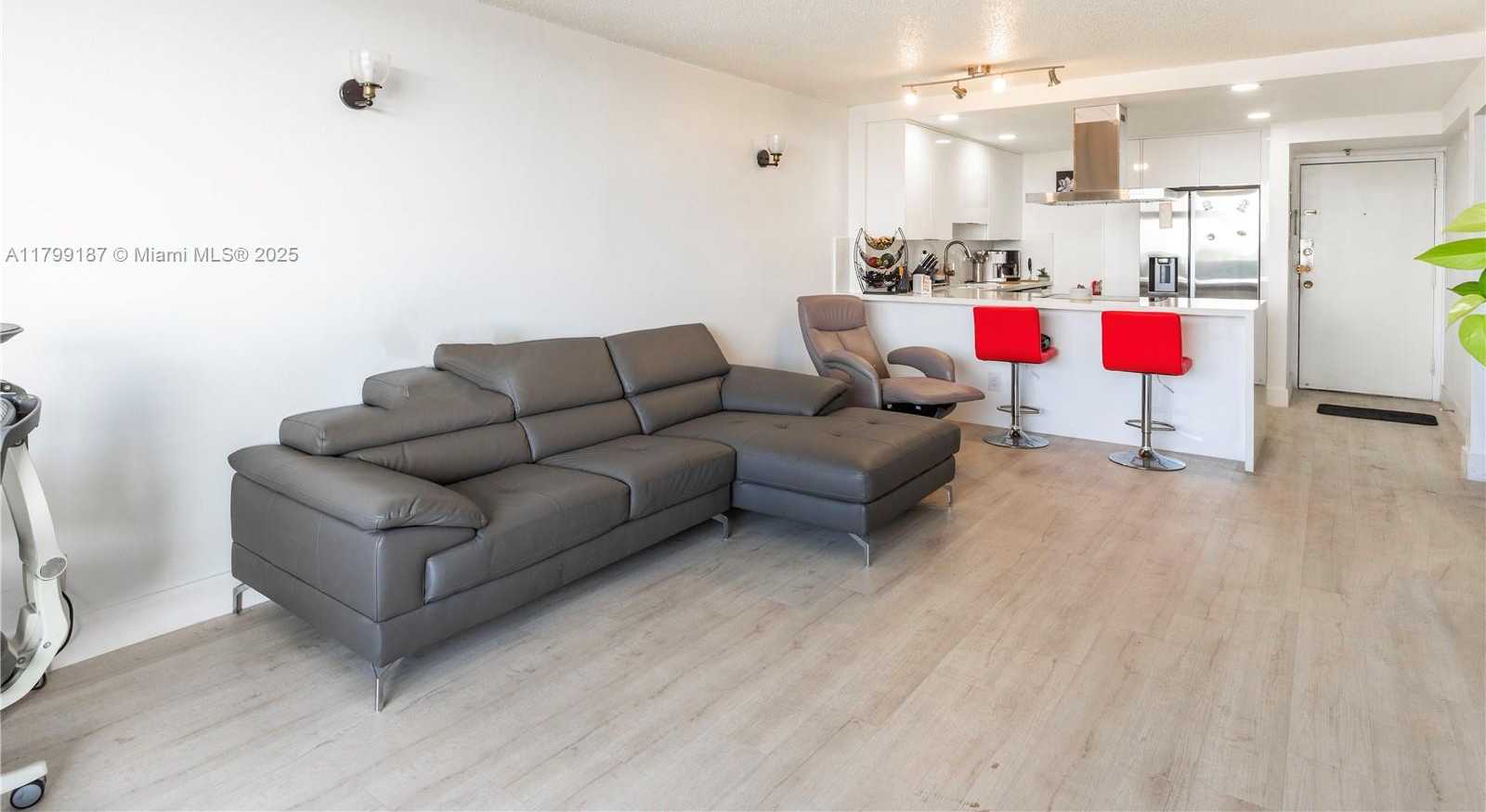 Small Image of 1825 WEST 44TH PL #1205, Hialeah Number 4