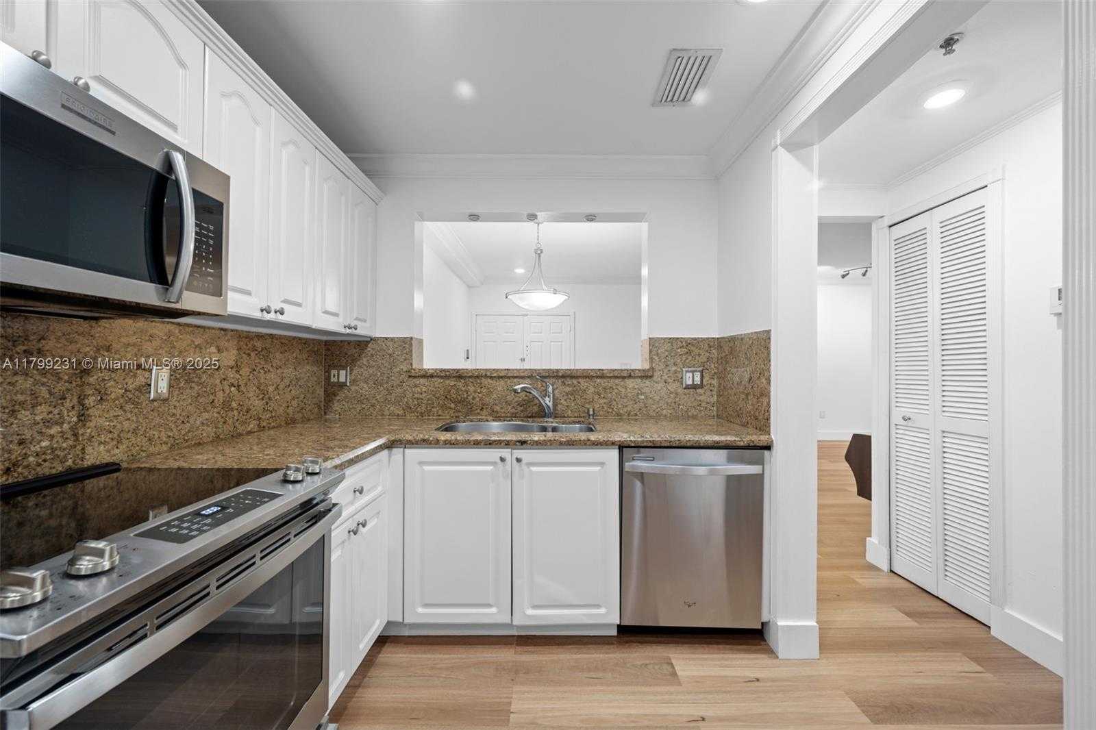 Small Image of 1400 SALZEDO ST #208, Coral Gables Number 10