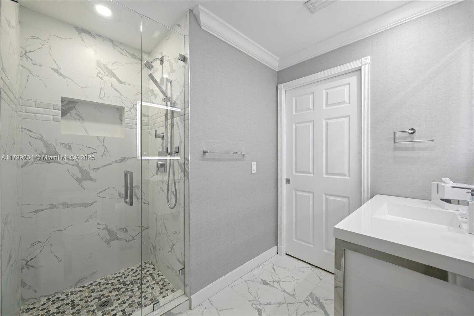 Small Image of 1400 SALZEDO ST #208, Coral Gables Number 14