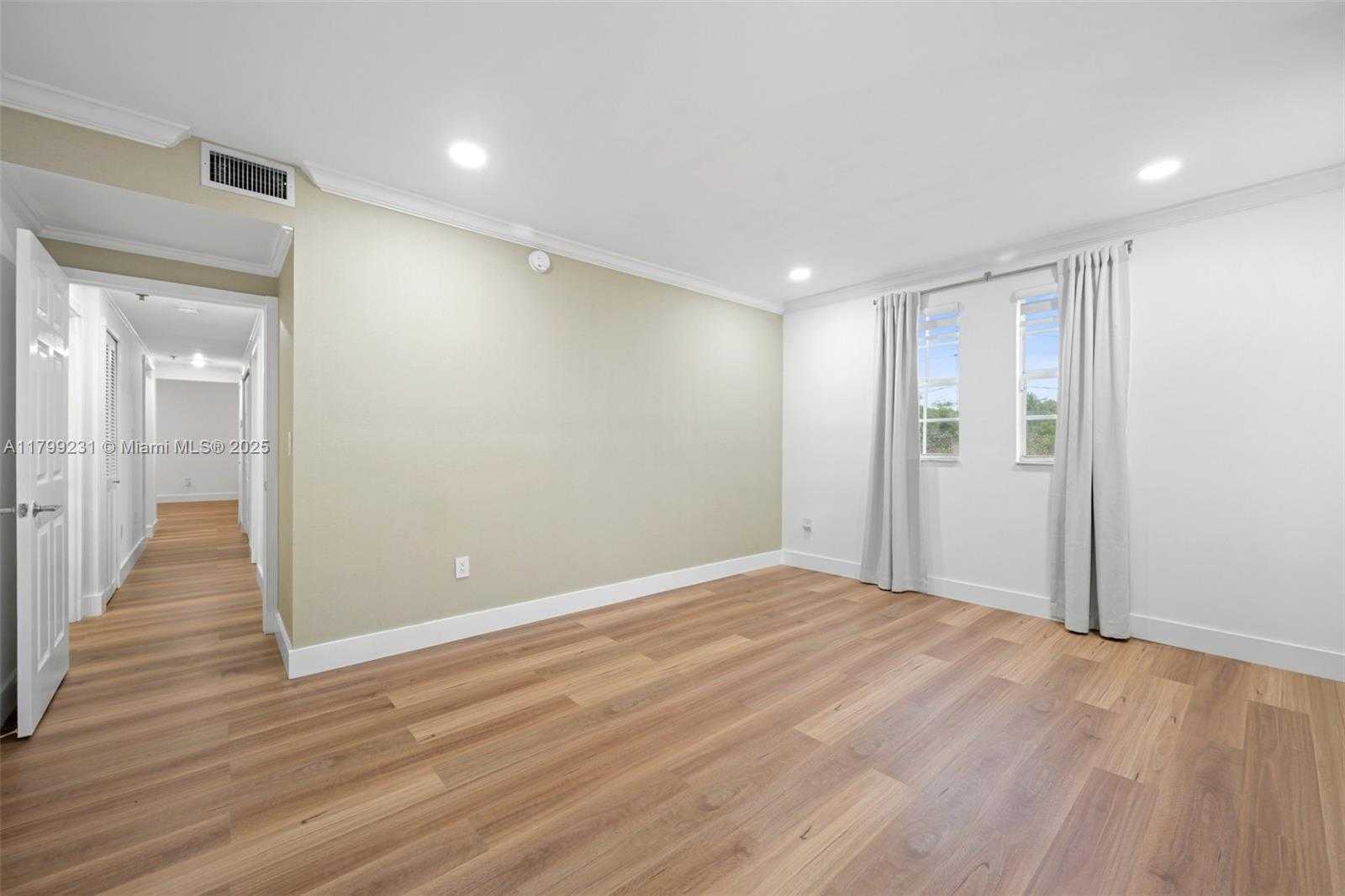 Small Image of 1400 SALZEDO ST #208, Coral Gables Number 17