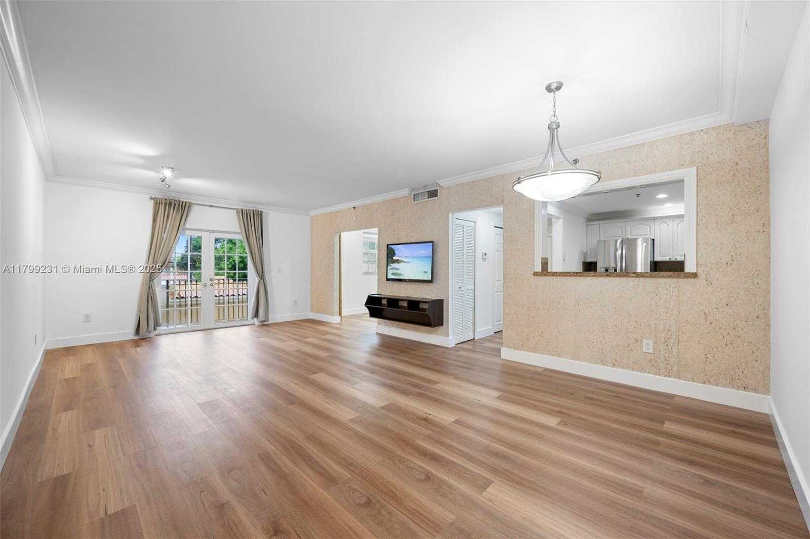 Small Image of 1400 SALZEDO ST #208, Coral Gables Number 2