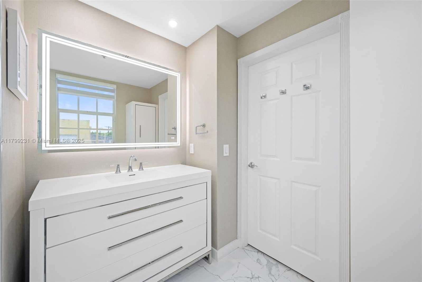 Small Image of 1400 SALZEDO ST #208, Coral Gables Number 20