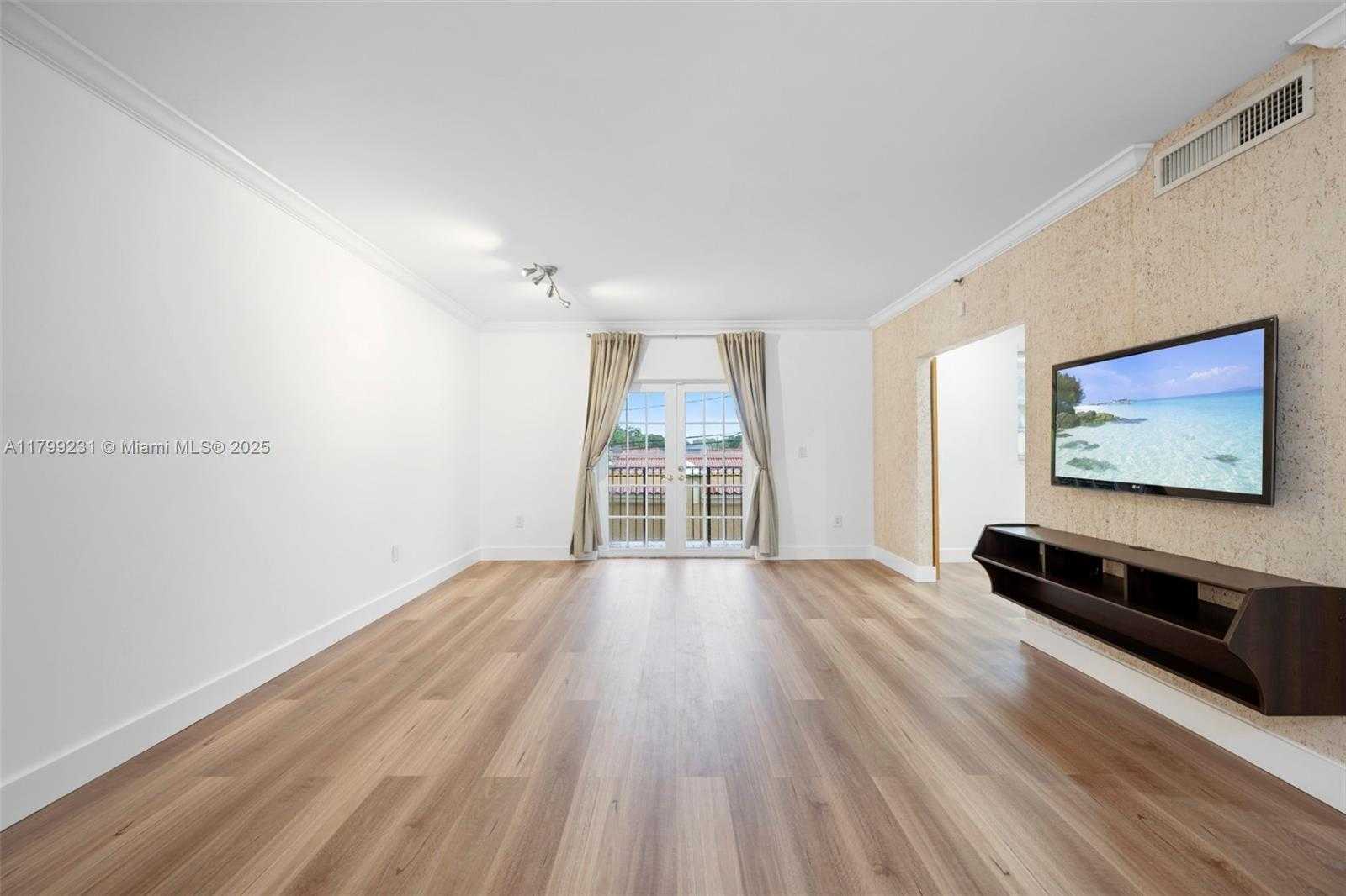 Small Image of 1400 SALZEDO ST #208, Coral Gables Number 4